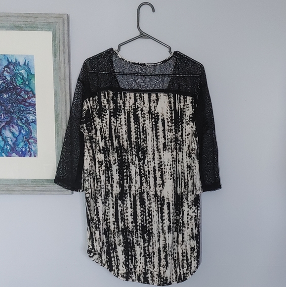 Michel Studio 3/4 Lace Sleeve Top - Picture 2 of 7